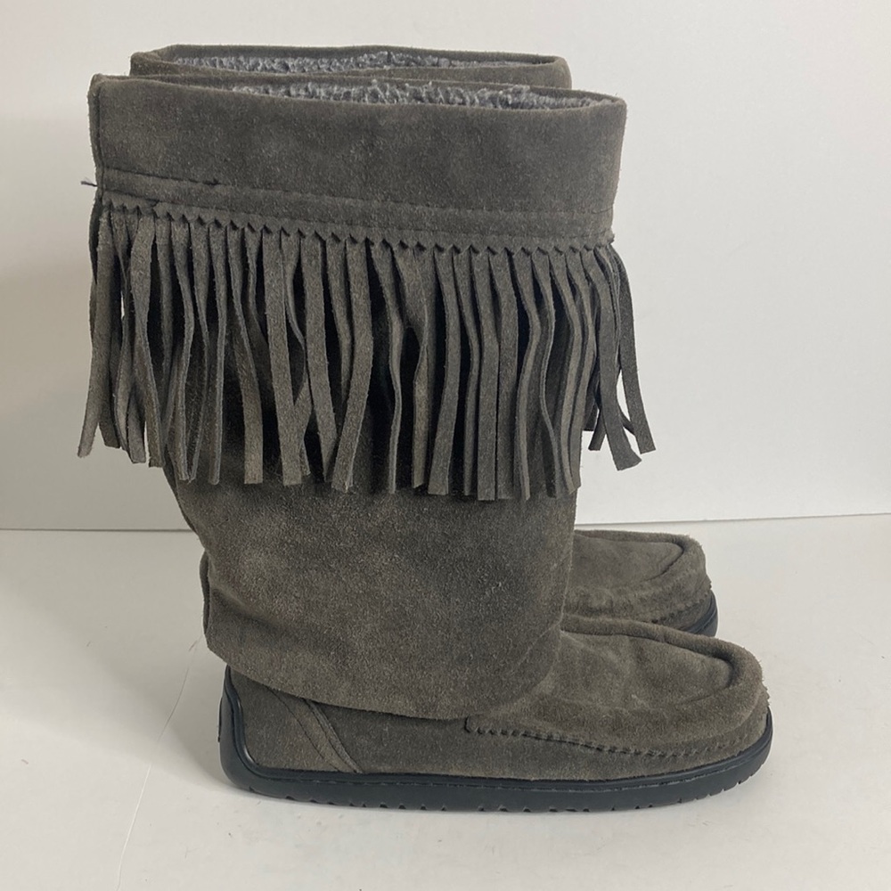 Manitobah Mukluks Boots Womens 5 Gray Suede Fleece Lined Fringe Boots